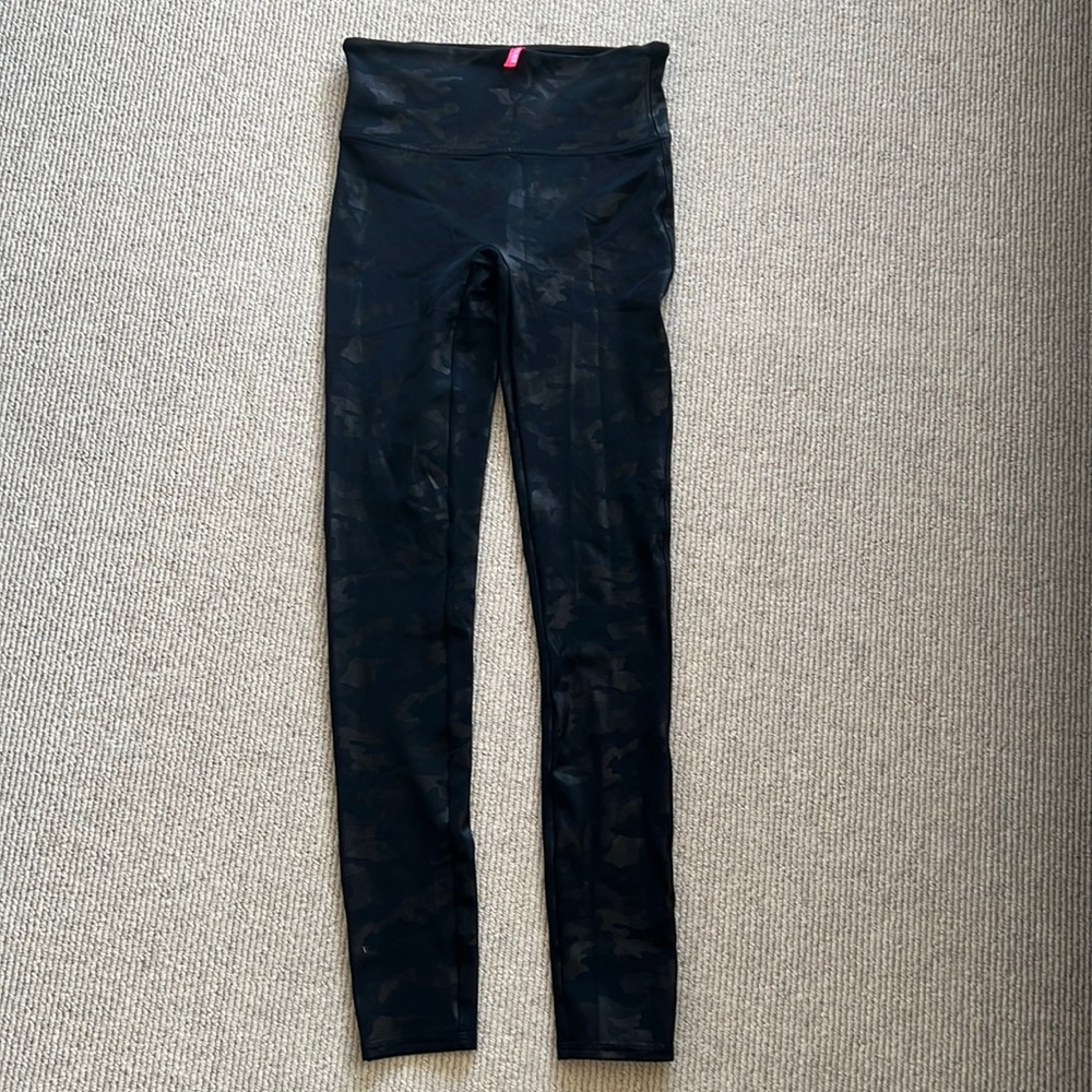 Spanx size small black camo leggings